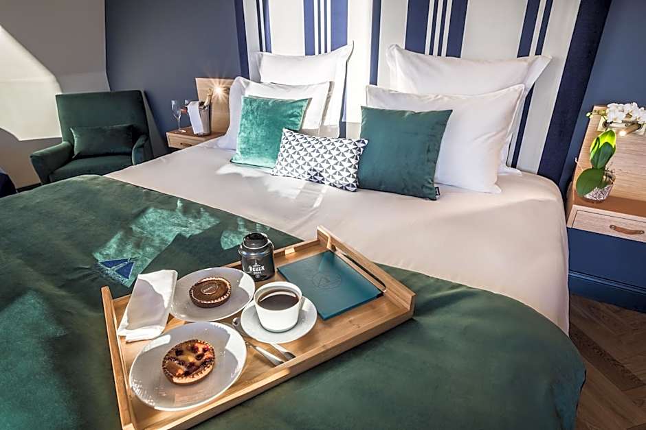 MADISON Saint Jean de Luz - Handwritten Collection