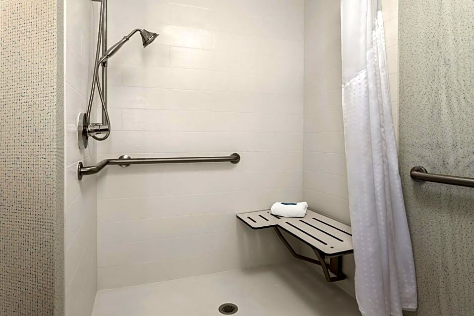 Holiday Inn Express Hotel & Suites Lawton-Fort Sill By IHG