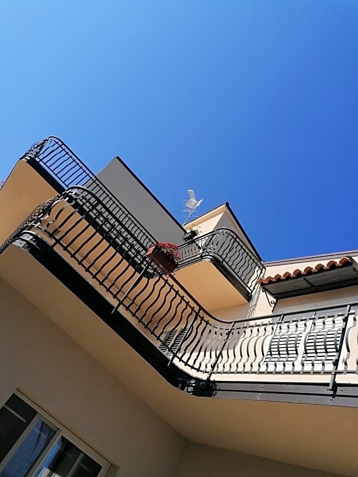 Nnakkara Guest House