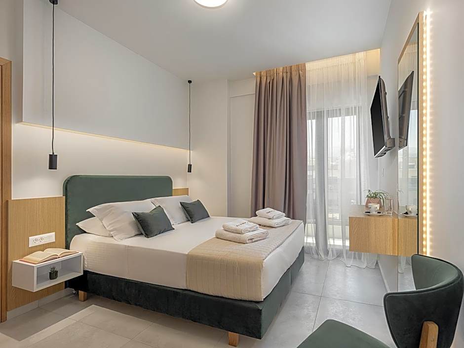 Miss Marrone City Hotel