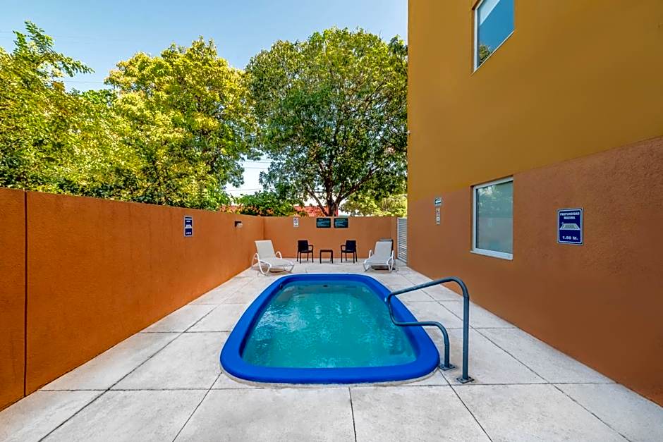 City Express Junior by Marriott Ciudad Del Carmen Aeropuerto