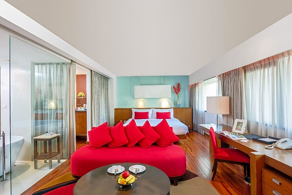 Narai Hotel (SHA Extra Plus)