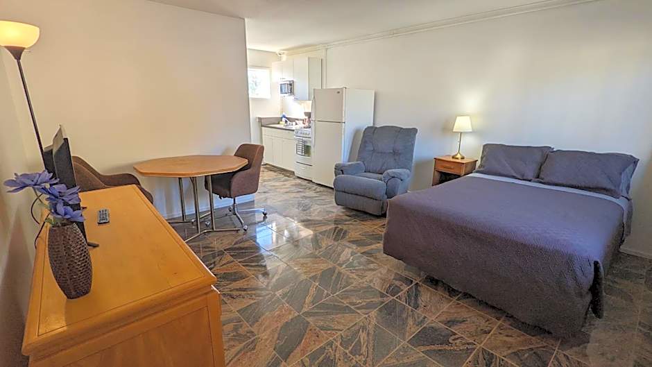 Deerview Lodge & Cabins - Princeton BC