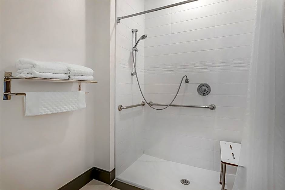 Best Western Plus Isanti