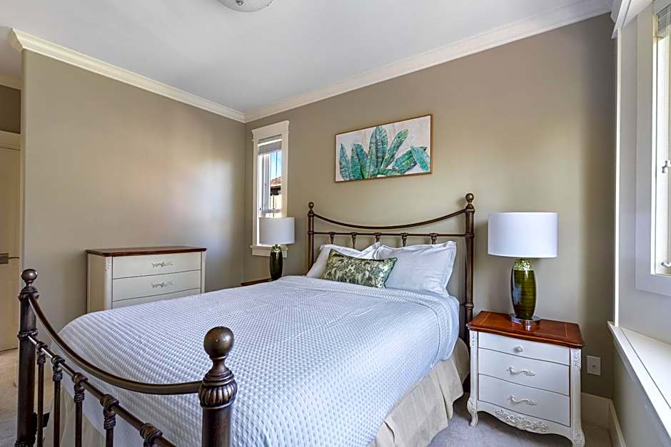 Luxurious Multi-Family Home in Vancouver West, 10 Mins Downtown