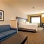  Holiday Inn Express & Suites
