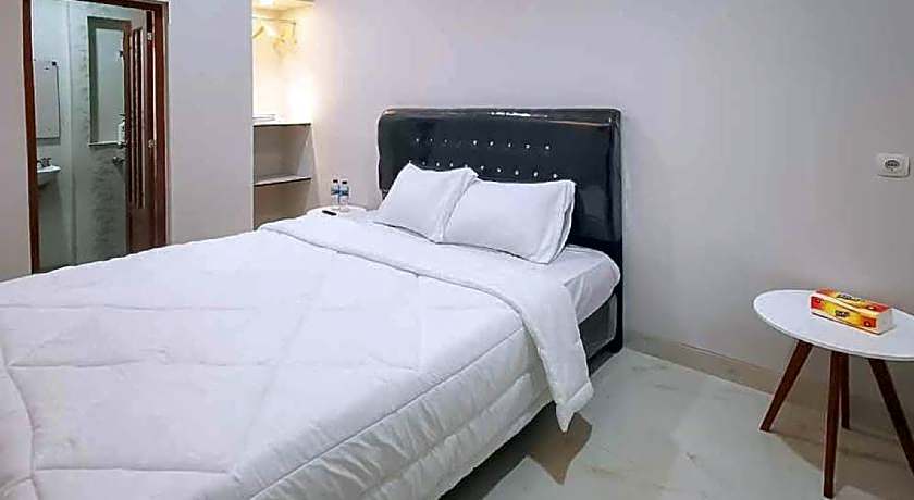 Rudi Rooms near Stasiun Cikarang Mitra RedDoorz