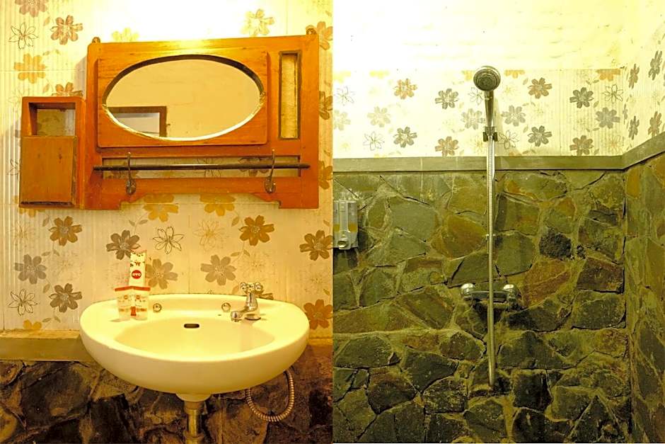 Hotel O Cemara's Homestay