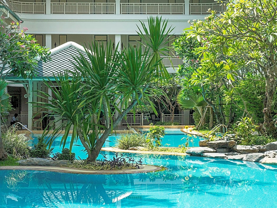 Kalanan Riverside Resort