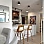 Luxary Condo Downtown Vancouver with free parking