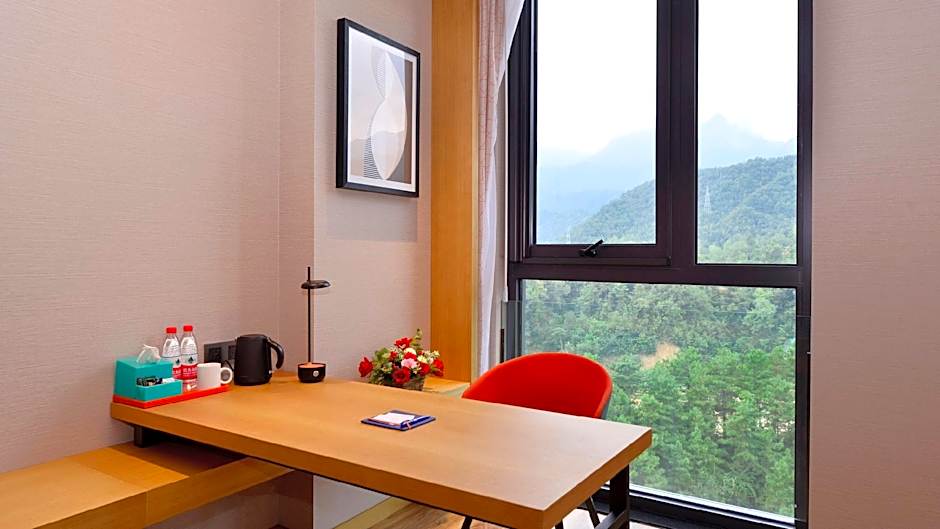 Holiday Inn Express Luanchuan By IHG