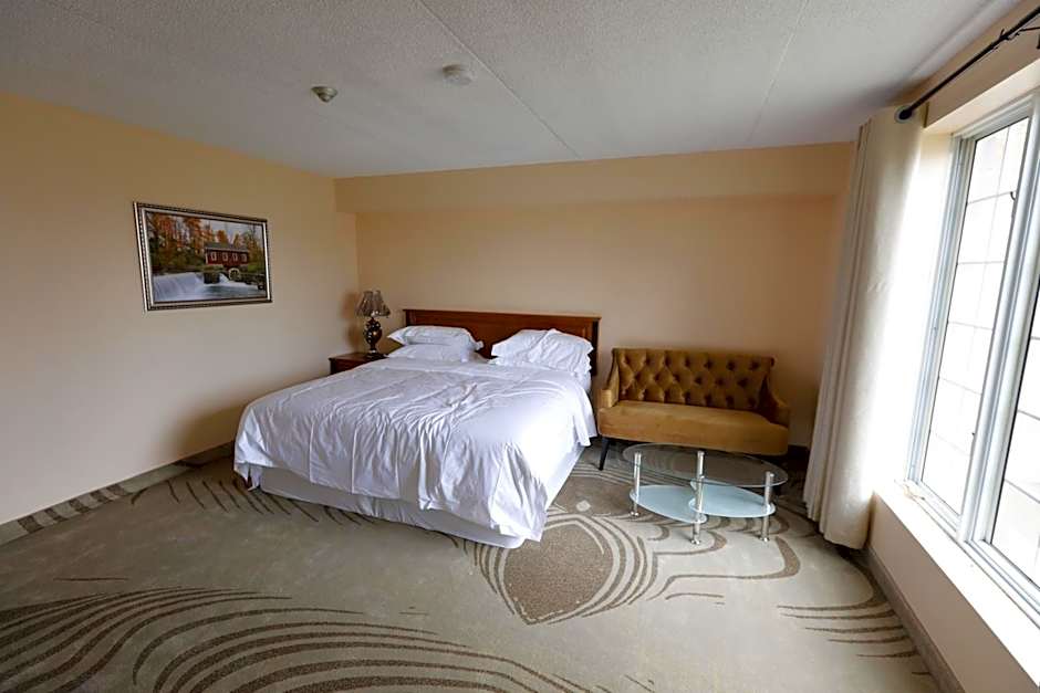 Fullerton Manor Inn