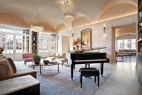 Grand Universe Lucca, Autograph Collection