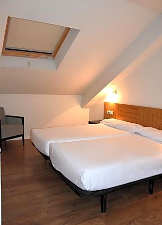 Apartment (4 Adults)