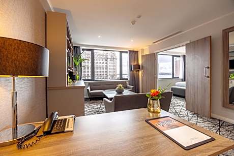 One-Bedroom Suite with Waterfront View