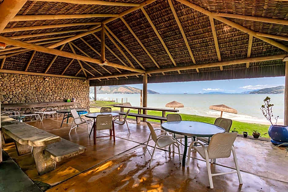 Casa com praia particular em Mangaratiba - Mangaratiba