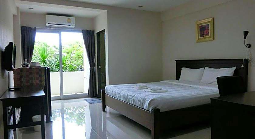 Home Place  Lopburi Hotel