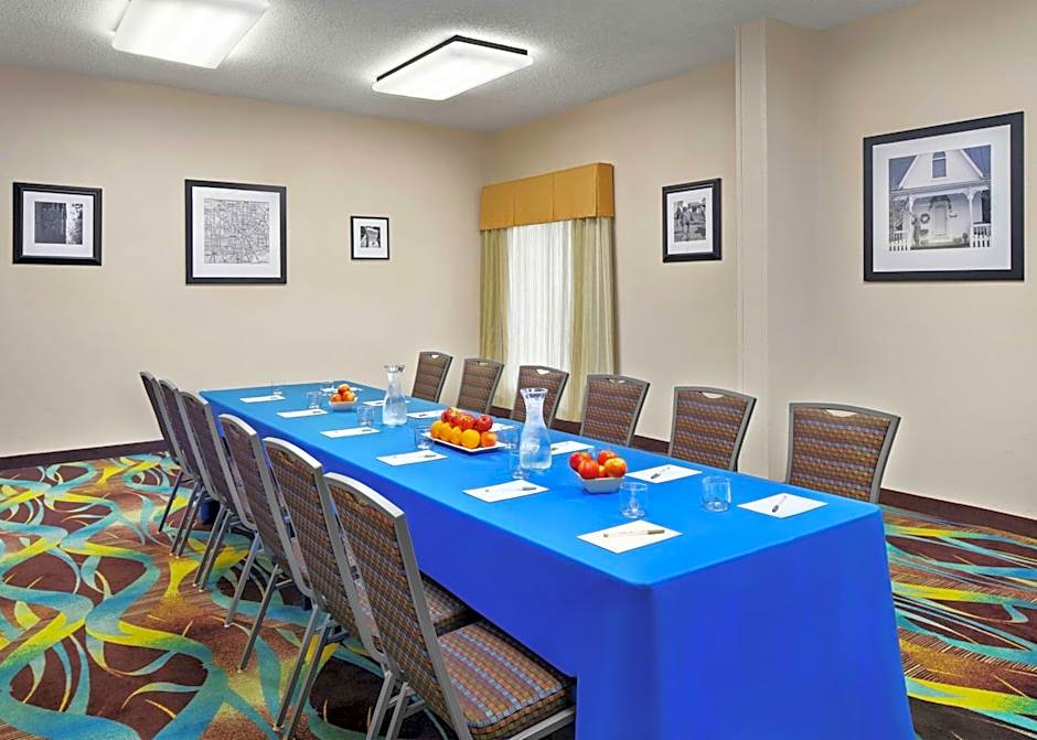 Hampton Inn By Hilton Dallas/Irving-Las Colinas
