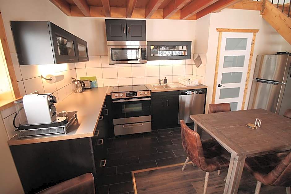 Red Cariboo Apartments