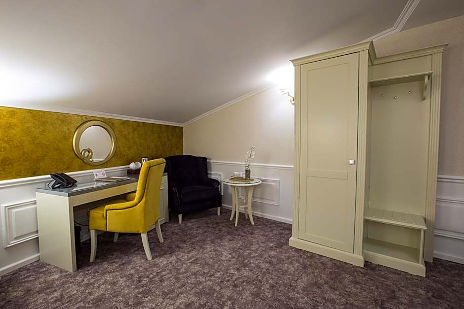 Peninsula Boutique Hotel