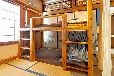 Bunk Bed in Mixed Dormitory Room
