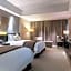 Howard Johnson IFC Plaza Ningbo Hotel