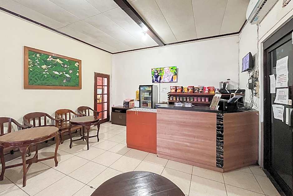 Urbanview Hotel Transit near Bandara Sultan Hasanuddin – Maros, CA