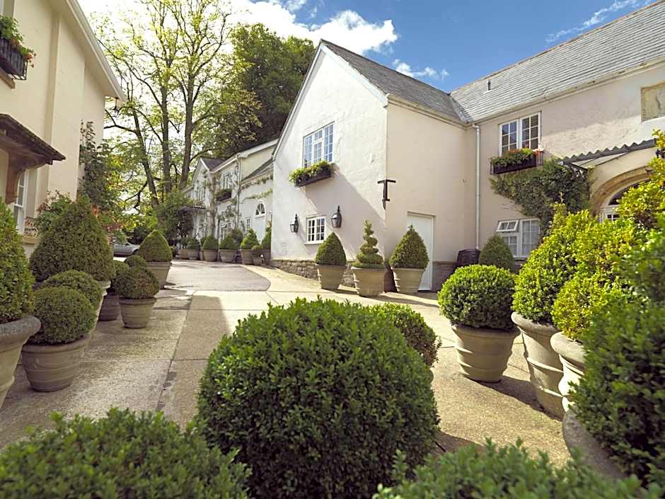 Summer Lodge Country House Hotel