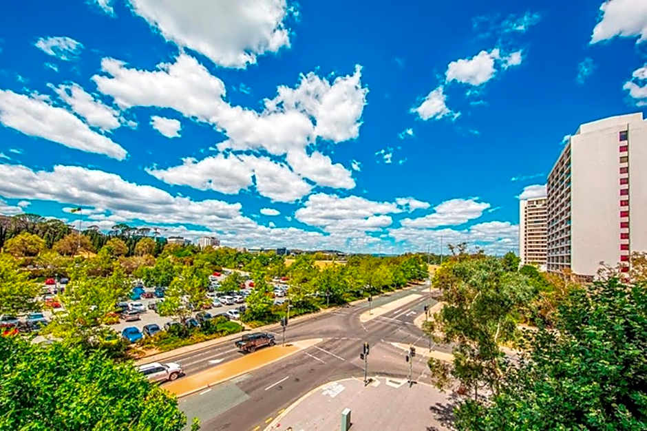 Grand 2BR between ANU and City - Hosted by Canstay