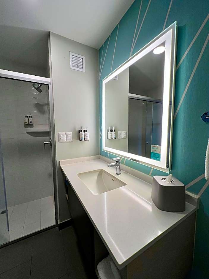 Avid Hotels Guadalajara Av Vallarta Pte By IHG