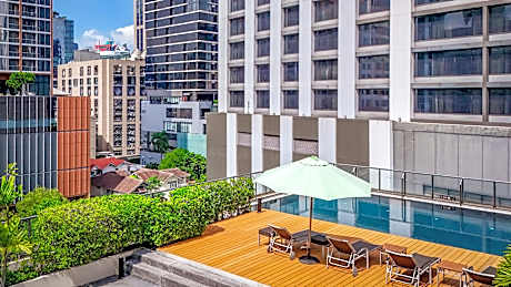 Oakwood Residence Sukhumvit 24 Hotel
