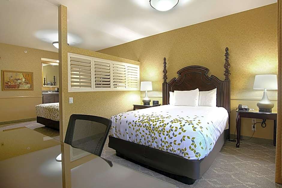 Azure Hotel & Suites Ontario, A Trademark Collection Hotel