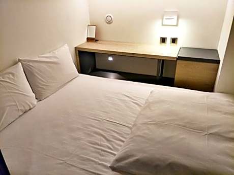 Double Bed in Mixed Dormitory Room