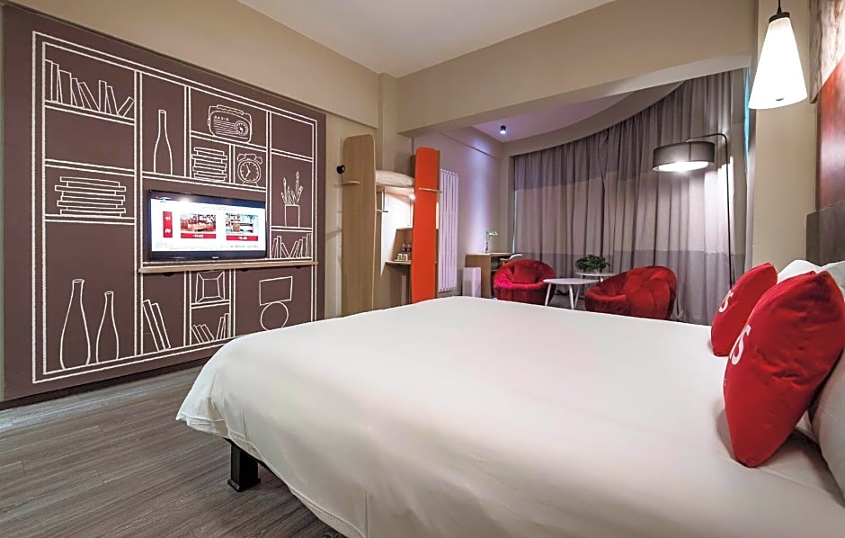 ibis Luoyang Train Station