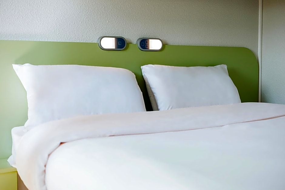 ibis Budget Courbevoie Paris La Defense