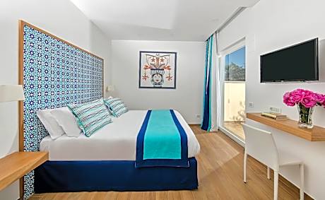 Deluxe Double or Twin Room with Sea View