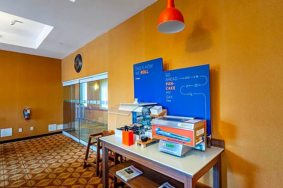 Holiday Inn Express Hotel & Suites Clarington - Bowmanville By IHG