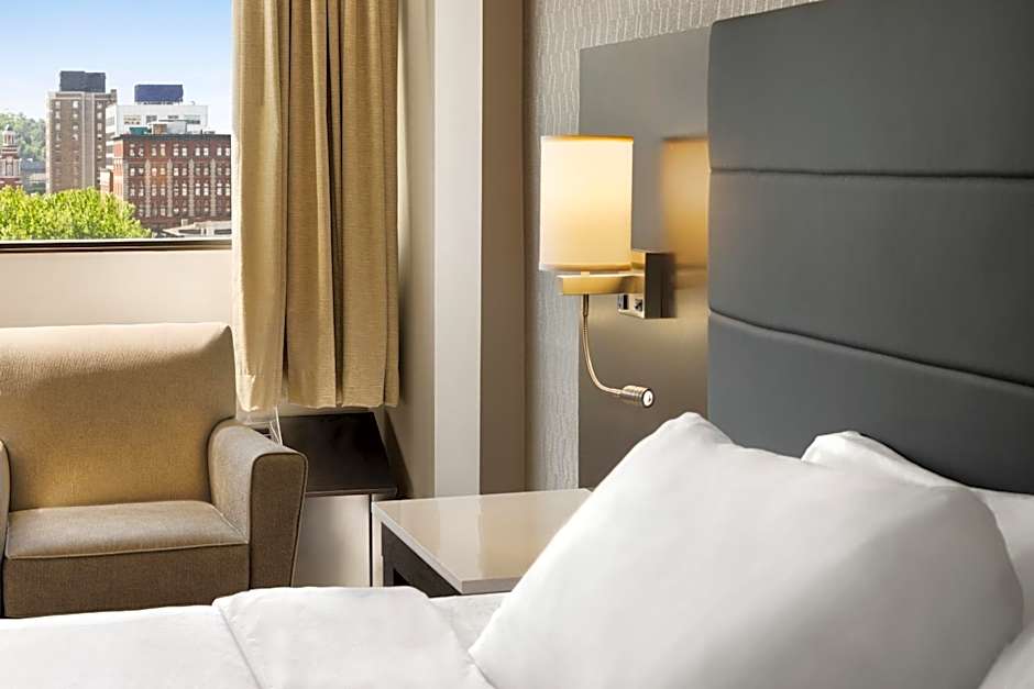 Crowne Plaza Knoxville Downtown University By IHG