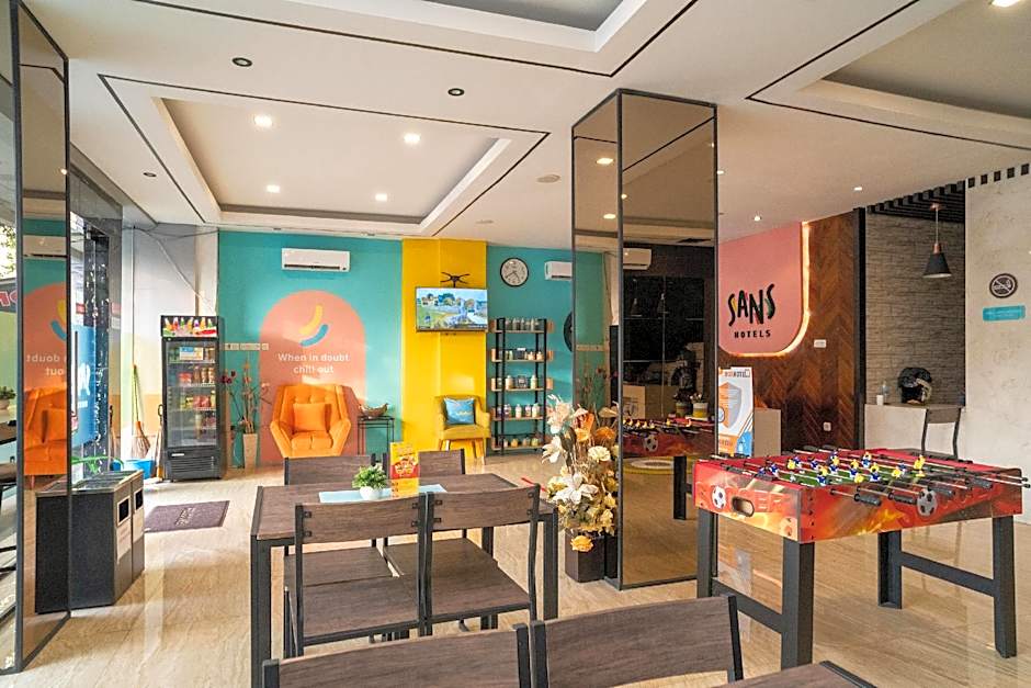 Sans Hotel Kupang Indah Surabaya