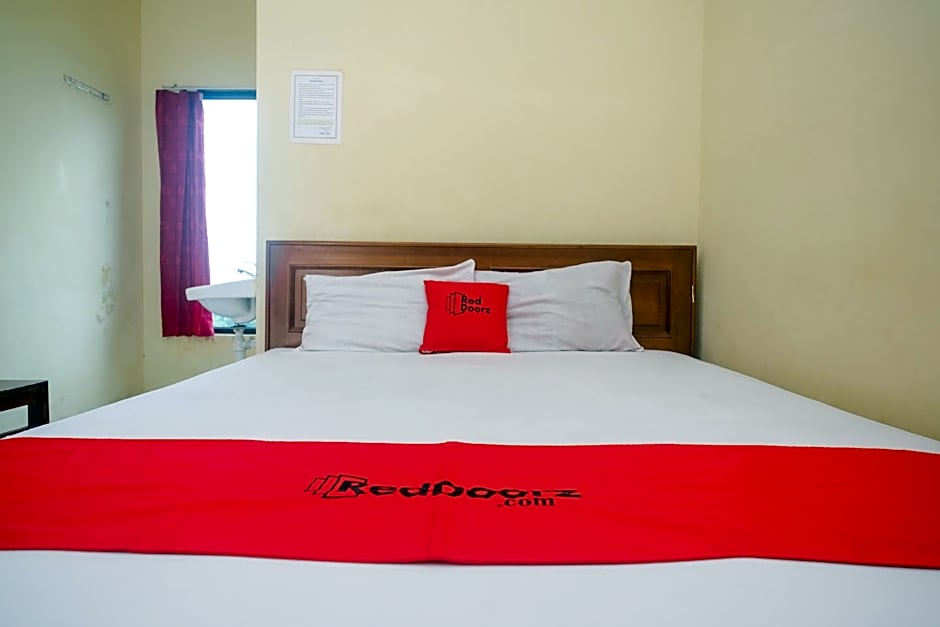 RedDoorz near Candi Sukuh Karanganyar