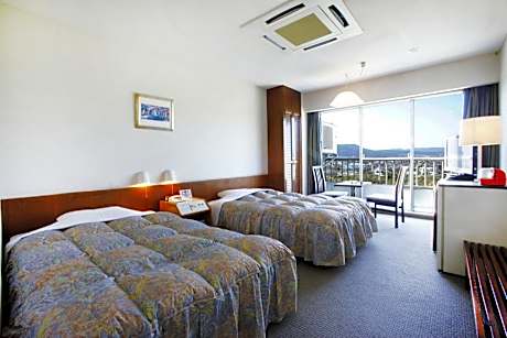 Twin Room with Mountain View
