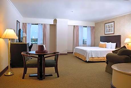 Executive King Suite - Non-Smoking
