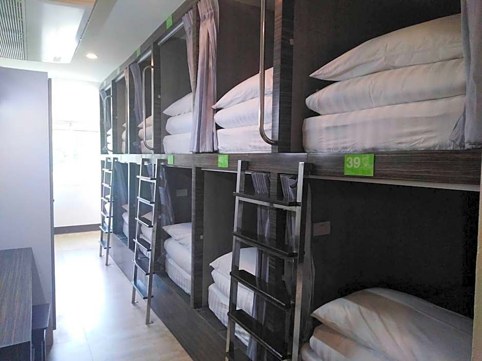 walking street hostel by new wave