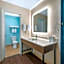 Quality Inn & Suites At Coos Bay