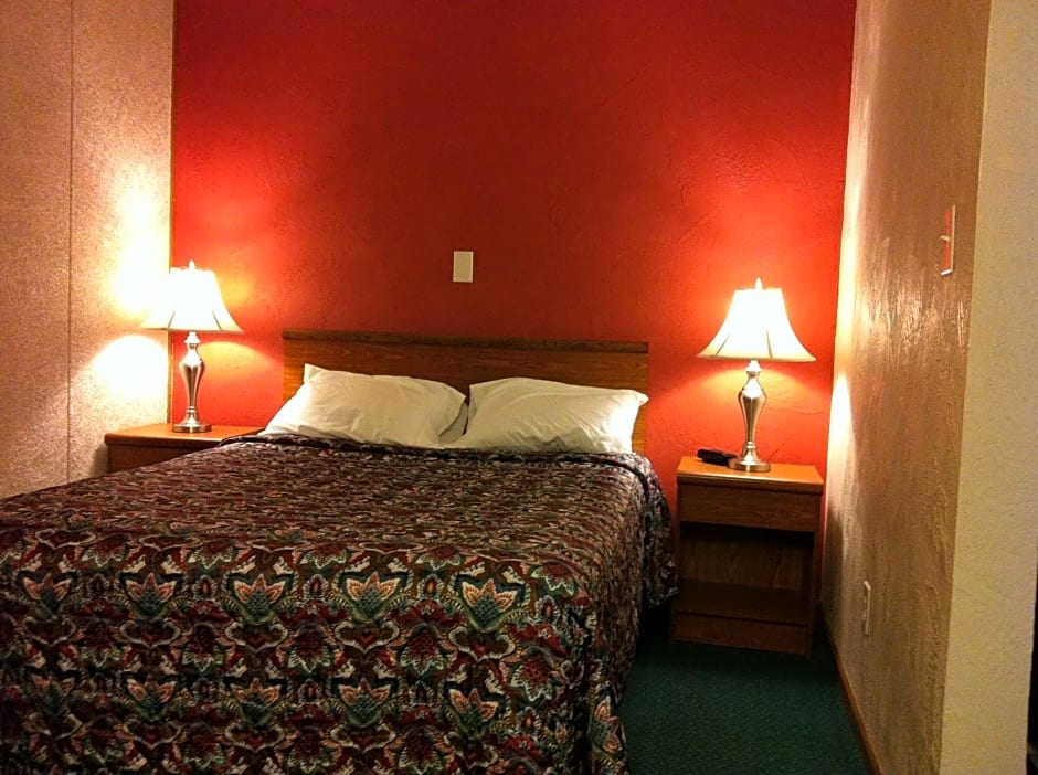 East Street Inn & Suites