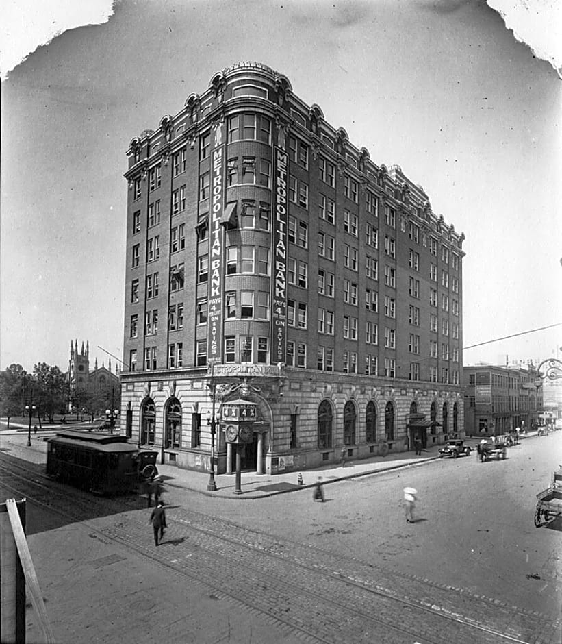 The Whitney Hotel