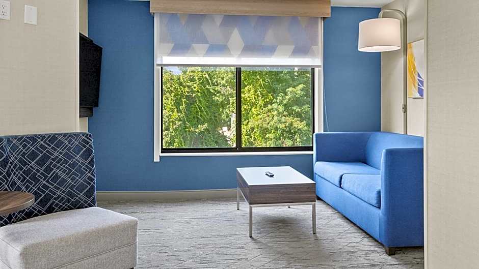 Holiday Inn Express Hotel & Suites Manchester - Airport By IHG