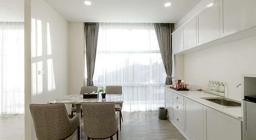 De Hug Hotel And Residence