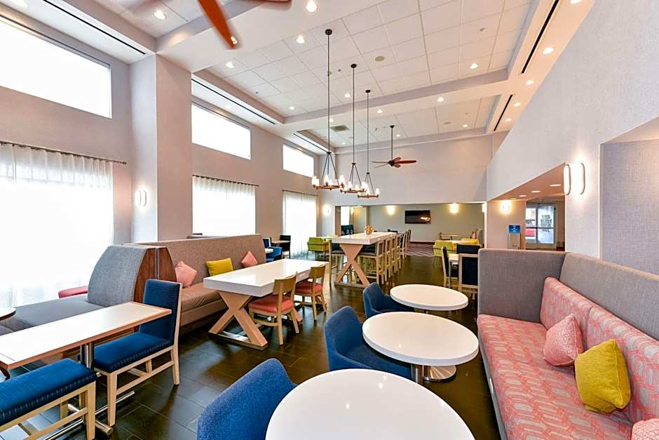 Hampton Inn By Hilton & Suites Pittsburg