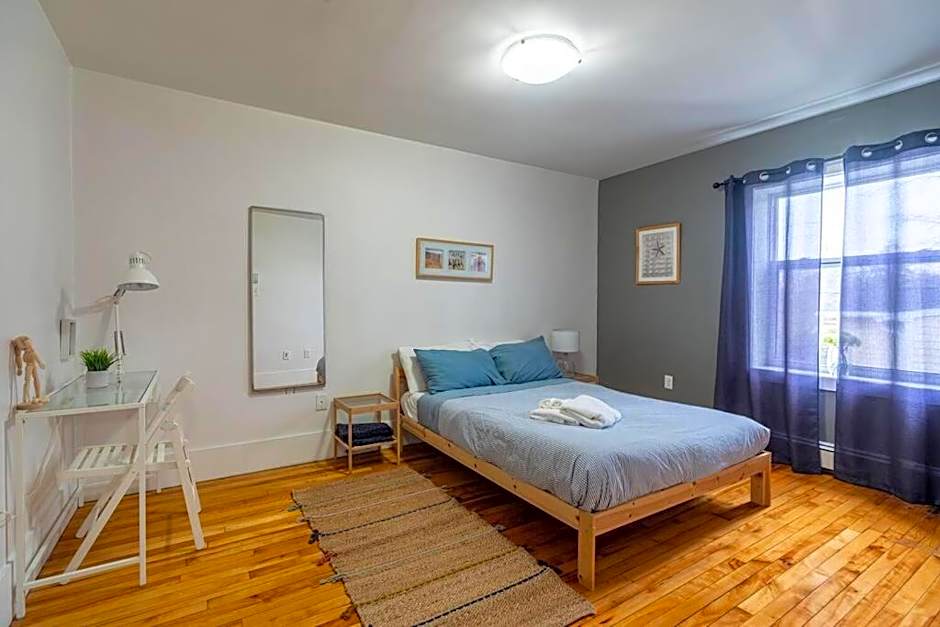Large & Sunny Beautiful Home #103